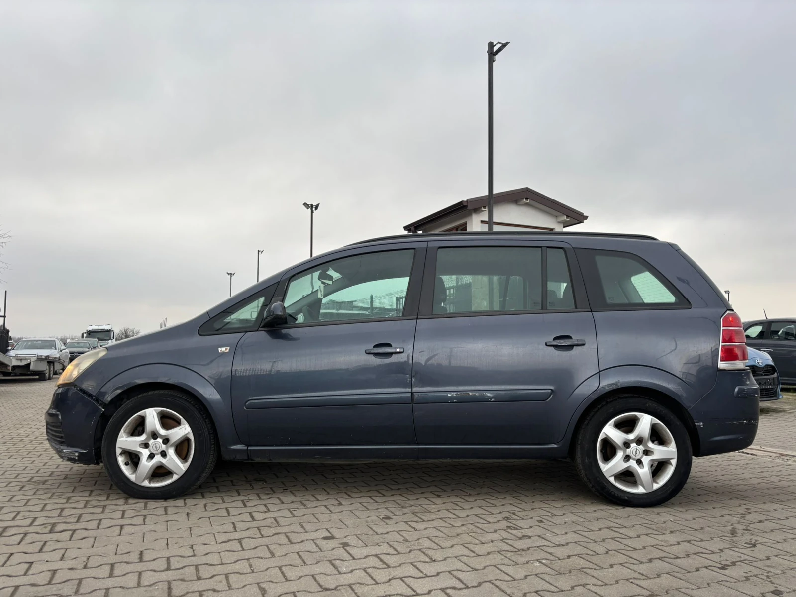 Opel Zafira / 1.9D / 120 HP / 6+ 1 / - изображение 2
