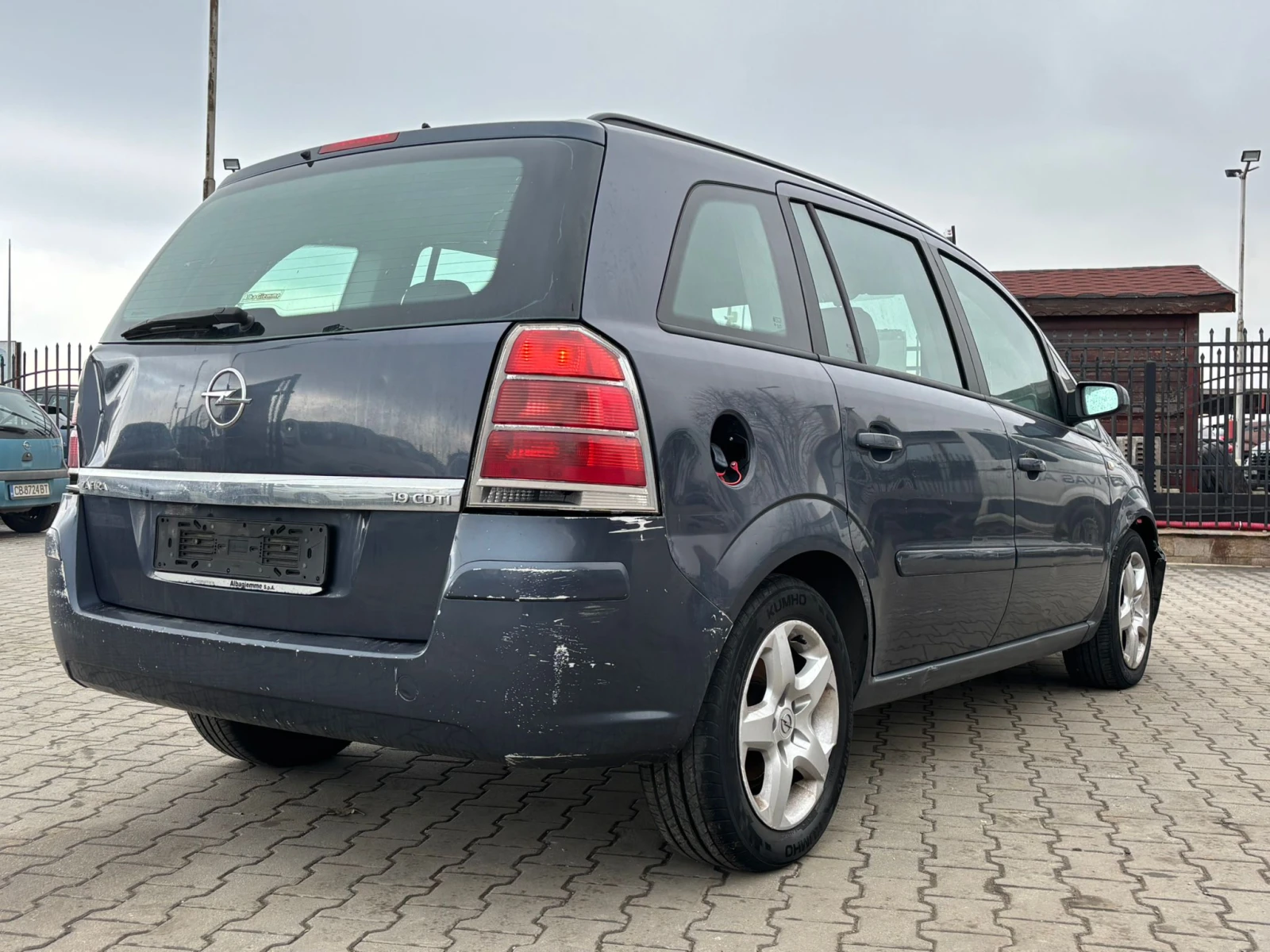 Opel Zafira / 1.9D / 120 HP / 6+ 1 / - изображение 5