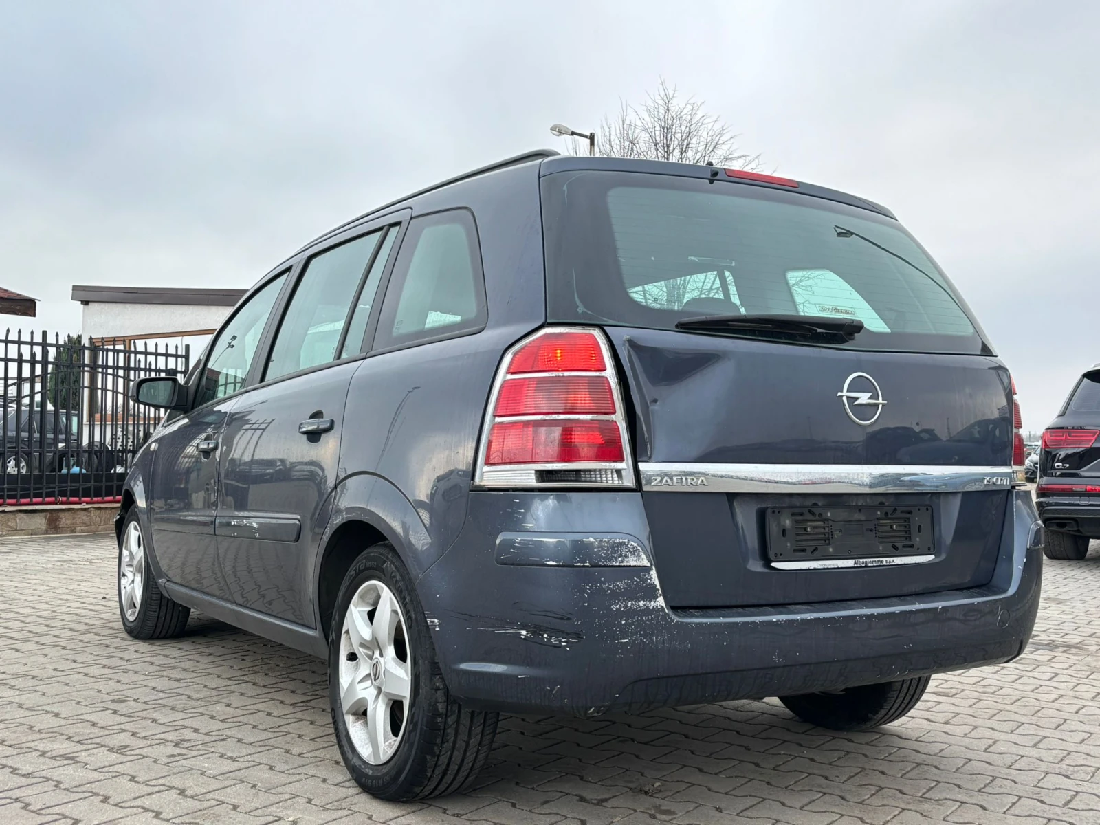 Opel Zafira / 1.9D / 120 HP / 6+ 1 / - изображение 3