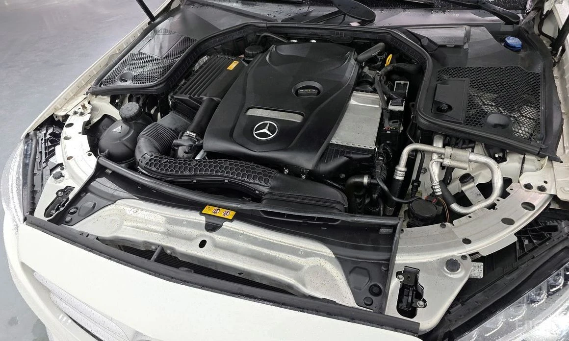 Mercedes-Benz C 200  - изображение 6