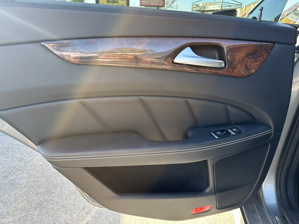 Mercedes-Benz CLS 550 4MATIC* ����������* (���� �� ��) | Mobile.bg � ����������� 17