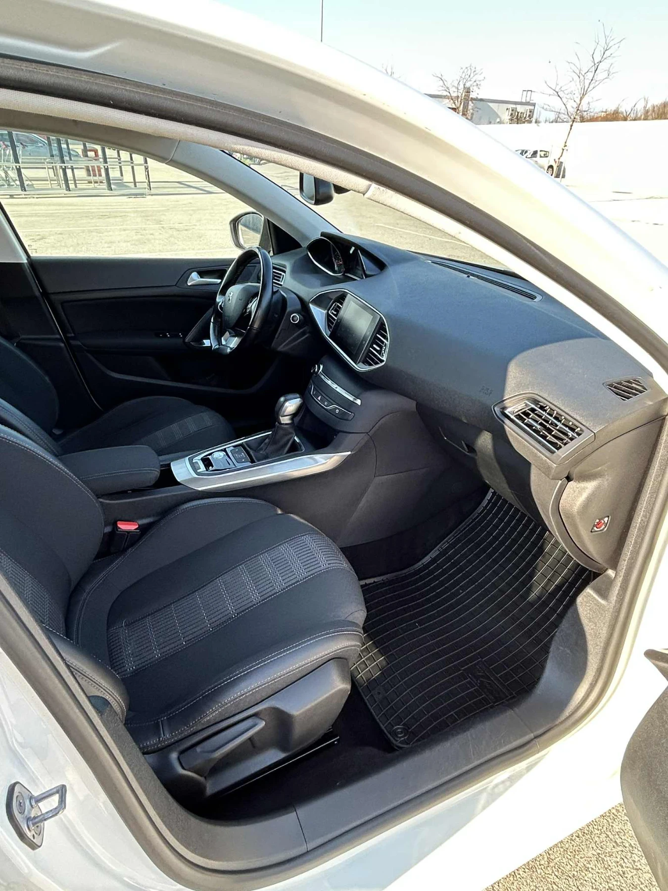 Peugeot 308, снимка 11 - Автомобили и джипове - 53741994