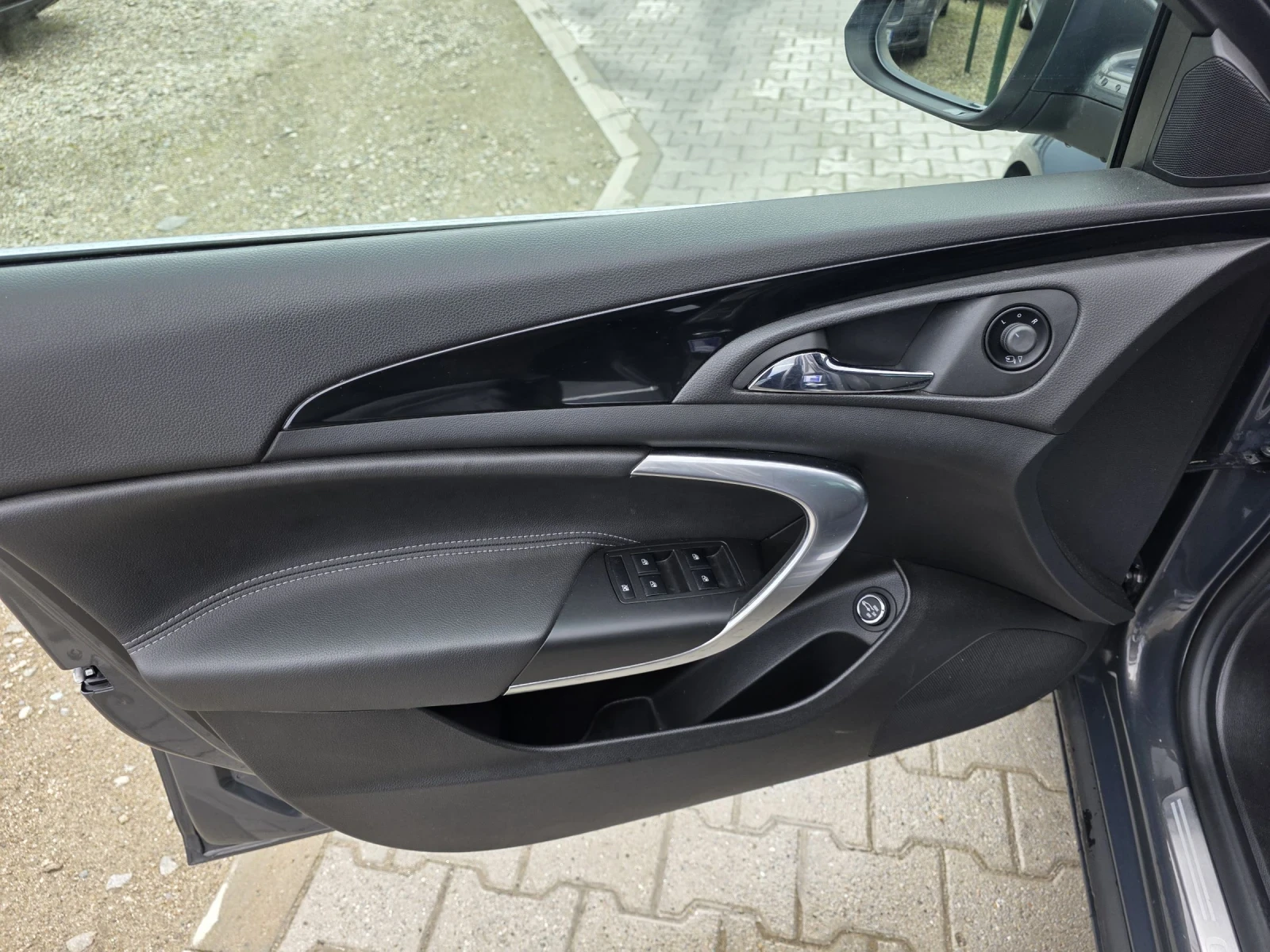 Opel Insignia 2.0CDTI COSMO NAVI Лизинг, снимка 14 - Автомобили и джипове - 54004573