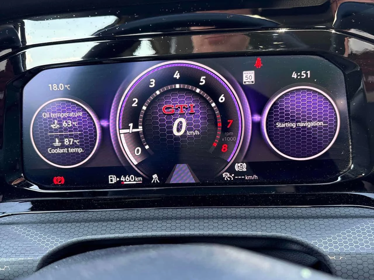 VW Golf * Performance * 2 КЛЮЧА* PANO* KEYLESS* ПОДГРЕВ* , снимка 8 - Автомобили и джипове - 54036099