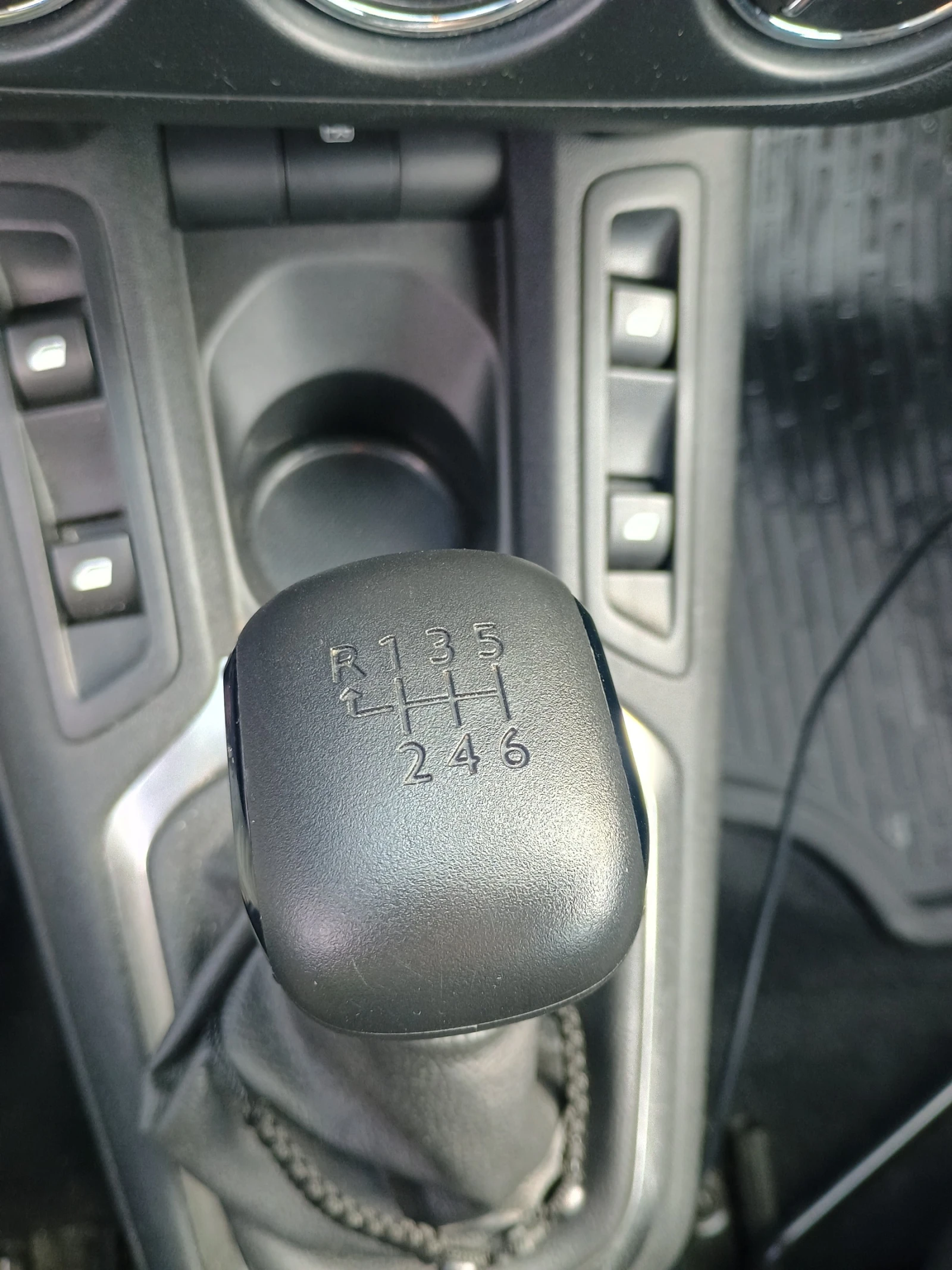 Peugeot 301 Allure, снимка 8 - Автомобили и джипове - 54139158