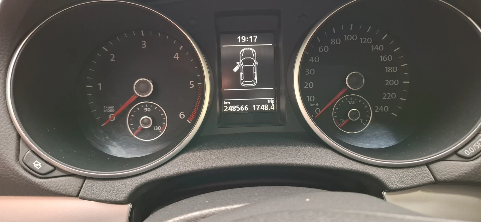 VW Golf 1.6, снимка 10 - Автомобили и джипове - 54947505