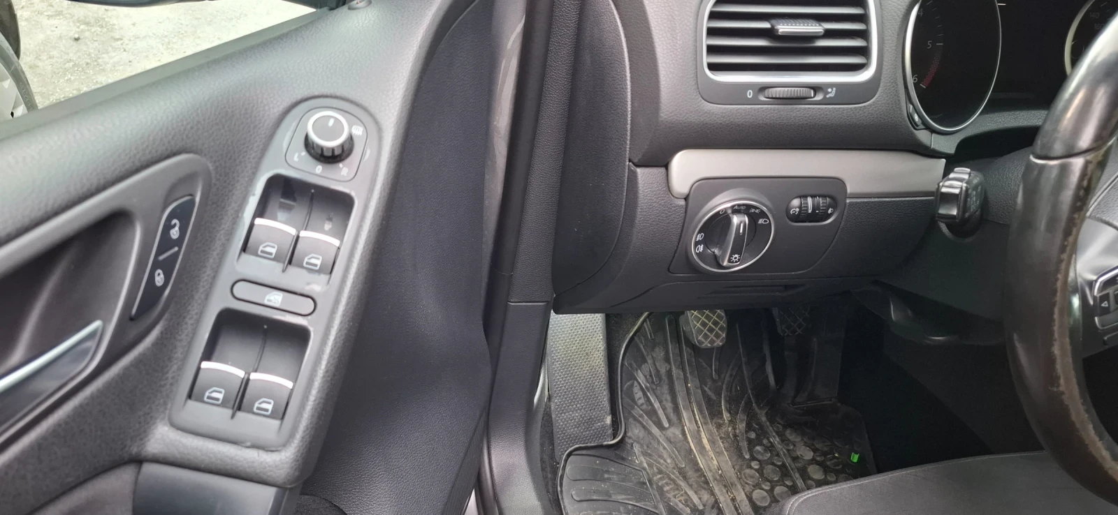VW Golf 1.6, снимка 12 - Автомобили и джипове - 54947505