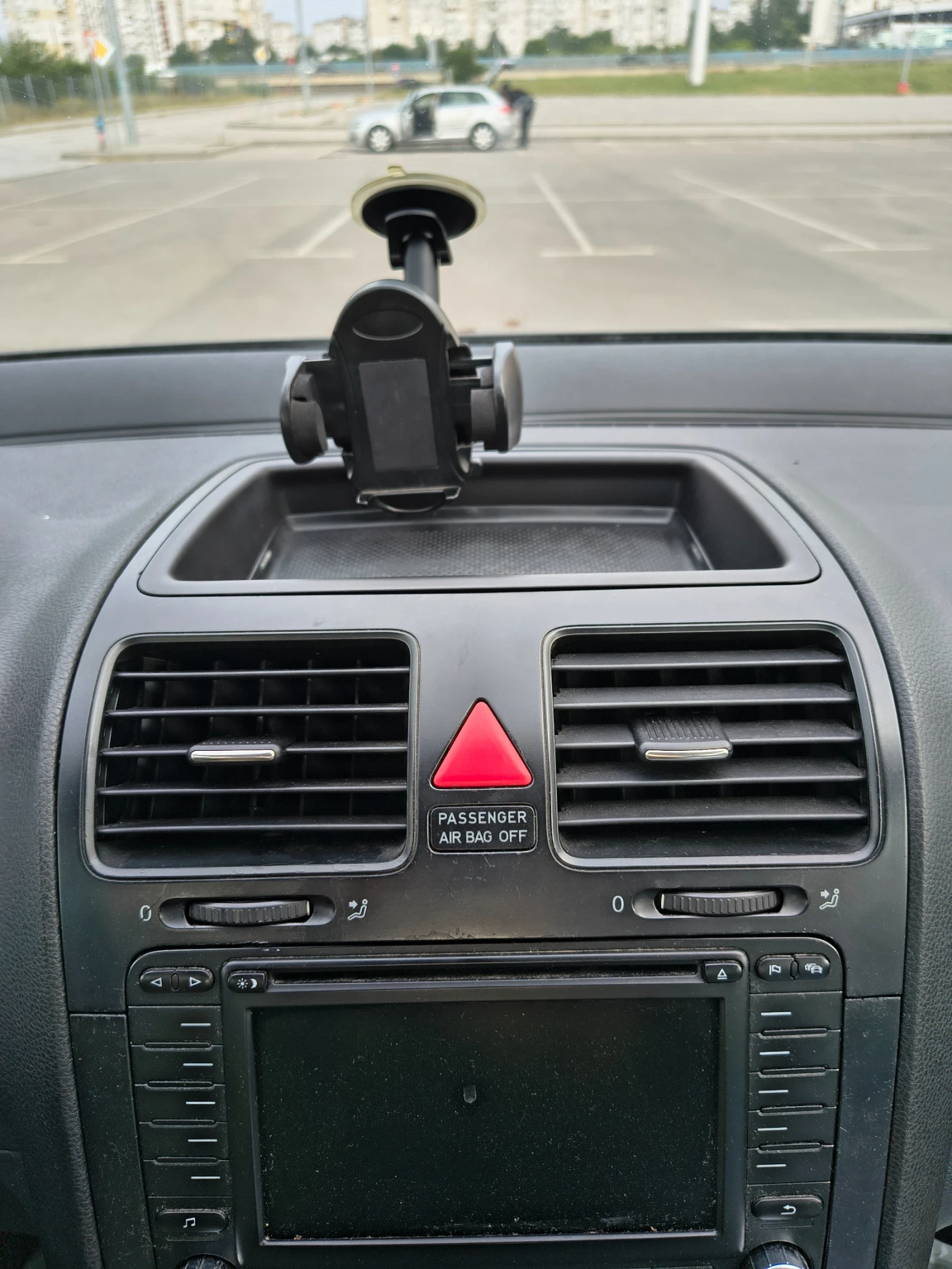 VW Golf 1.9 Tdi, снимка 11 - Автомобили и джипове - 55150592