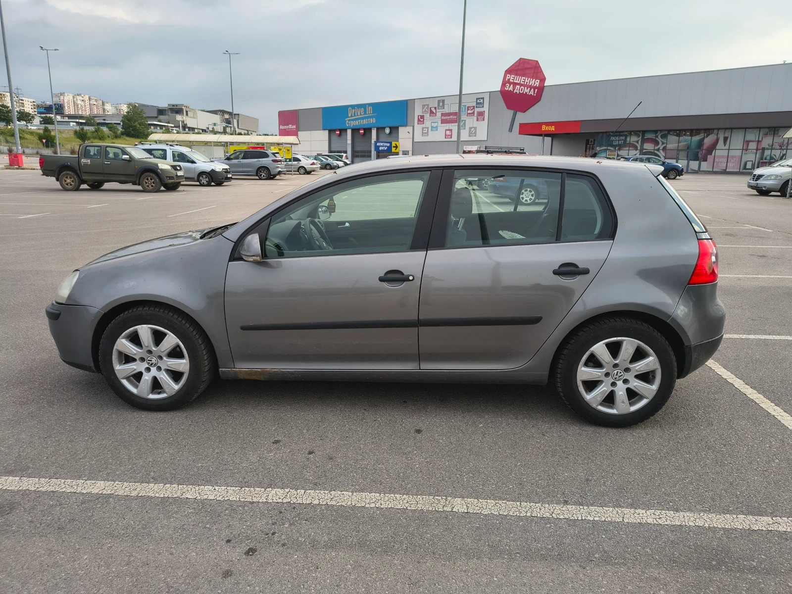 VW Golf 1.9 Tdi, снимка 14 - Автомобили и джипове - 55150592