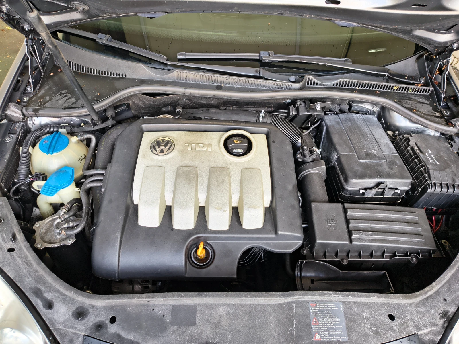 VW Golf 1.9 Tdi, снимка 8 - Автомобили и джипове - 55150592