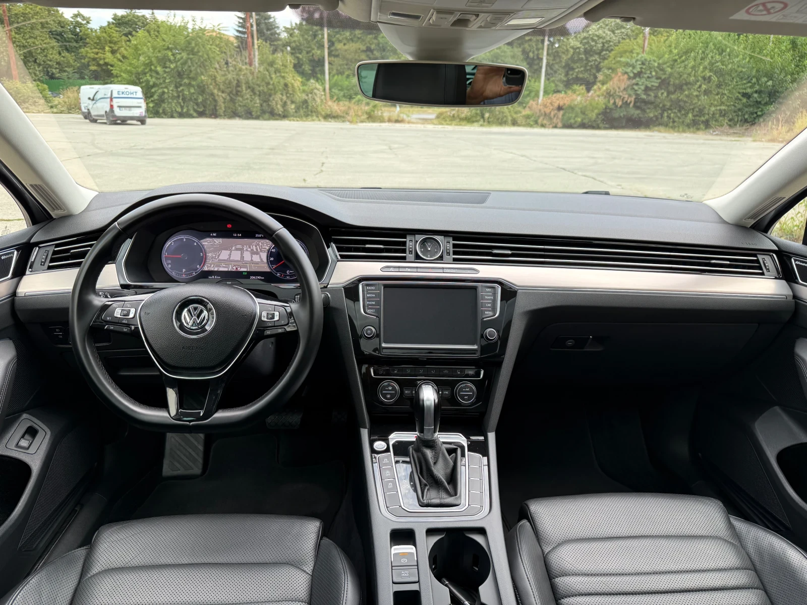 VW Passat 2.0TDI / DSG / 4 MOTION, снимка 8 - Автомобили и джипове - 55675291