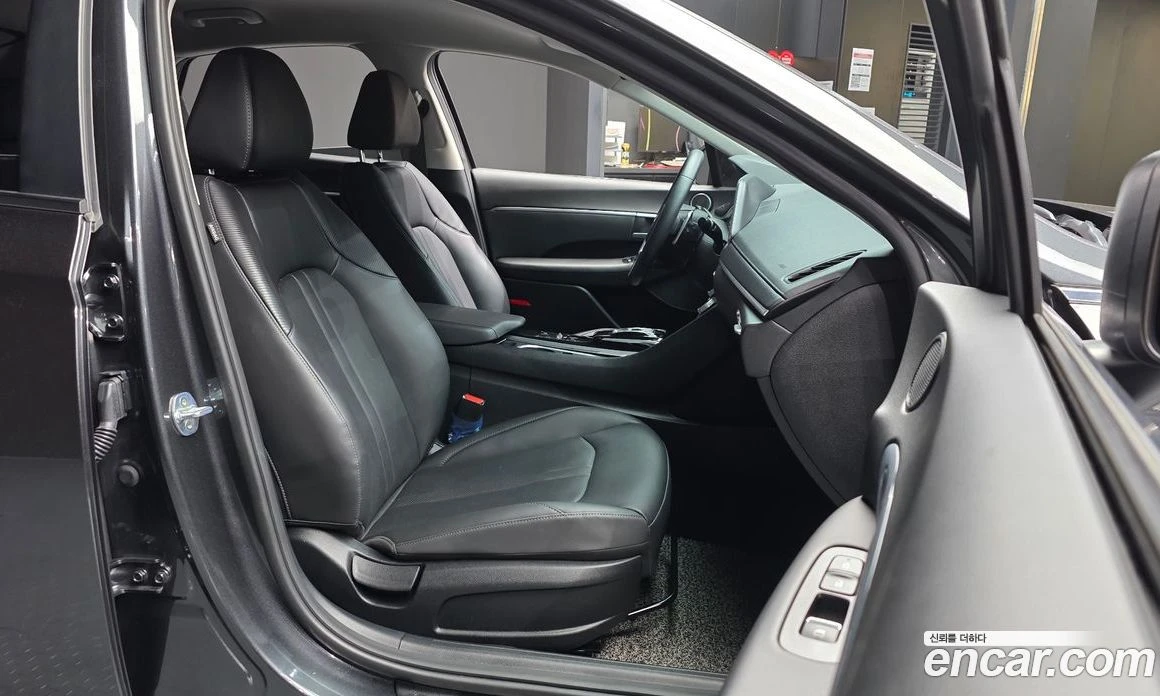 Hyundai Sonata 2.0 Premium, снимка 17 - Автомобили и джипове - 55676661