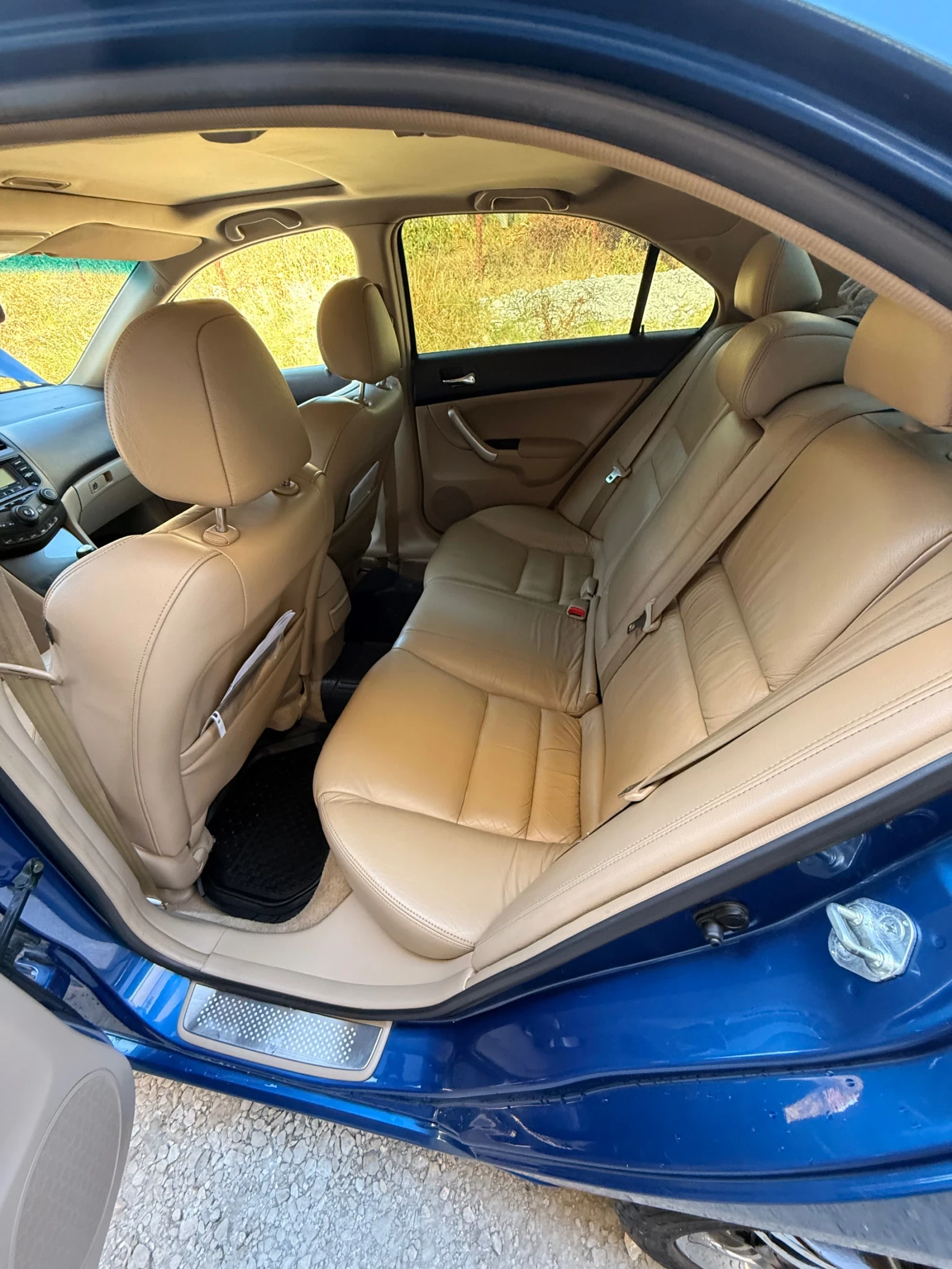 Honda Accord Швейцария 2.4 газ-бензин, снимка 10 - Автомобили и джипове - 56006874