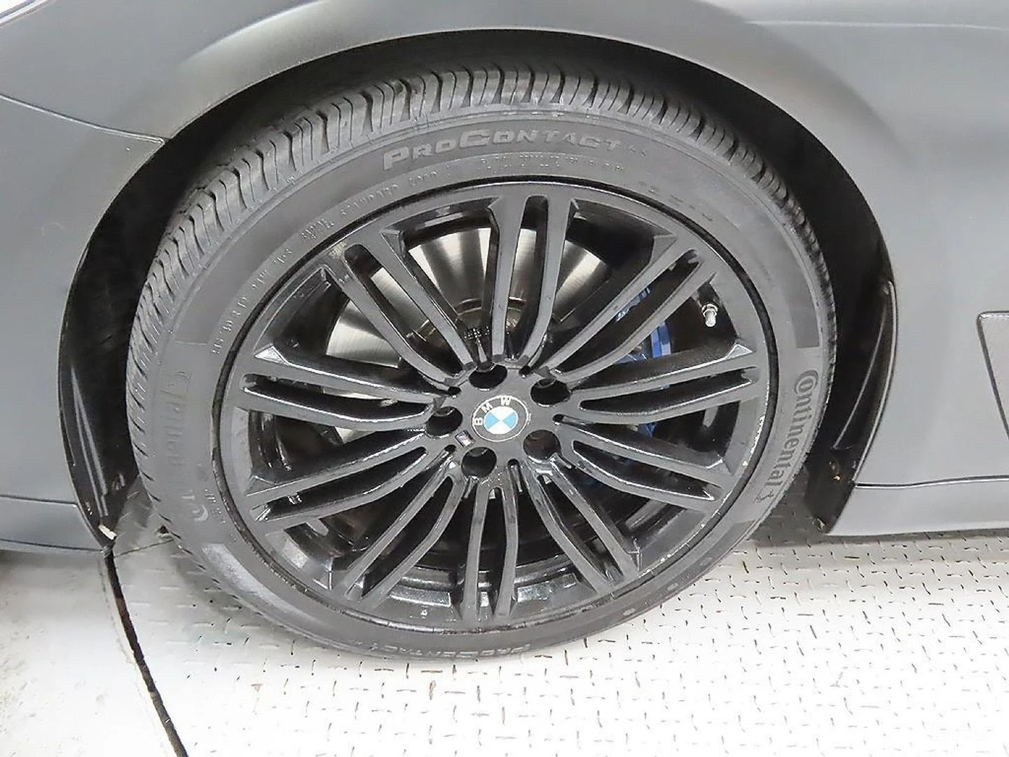 BMW 530 M-SPORT* SATIN MATTE* 360* DIS* HUD* �����* SOFT-C | Mobile.bg � ����������� 5