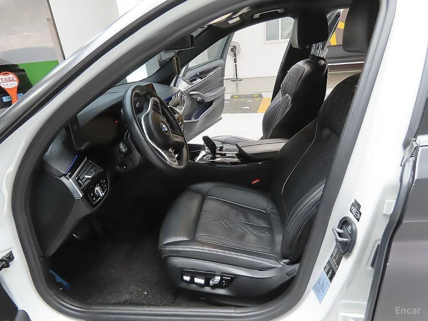 BMW 530 M-SPORT* SATIN MATTE* 360* DIS* HUD* �����* SOFT-C | Mobile.bg � ����������� 8