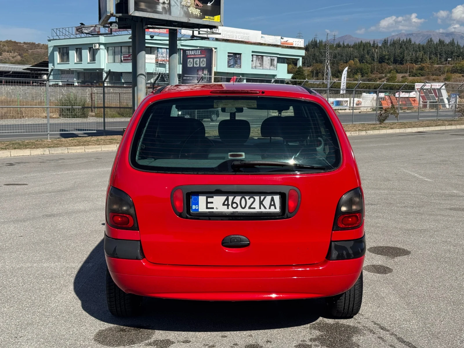 Renault Megane Scenic 1.6, снимка 4 - Автомобили и джипове - 56677070