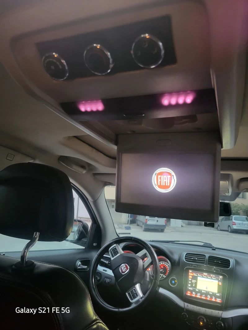 Fiat Freemont Multijet 2, снимка 11 - Автомобили и джипове - 52776345