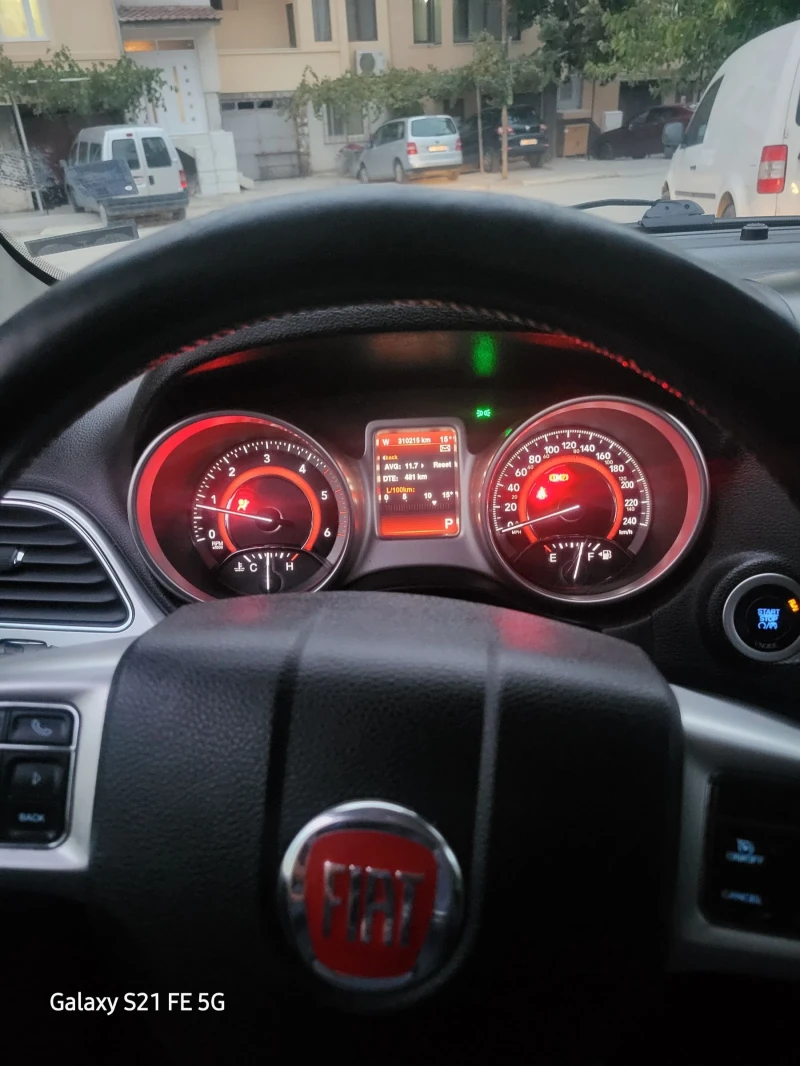 Fiat Freemont Multijet 2, снимка 14 - Автомобили и джипове - 52776345