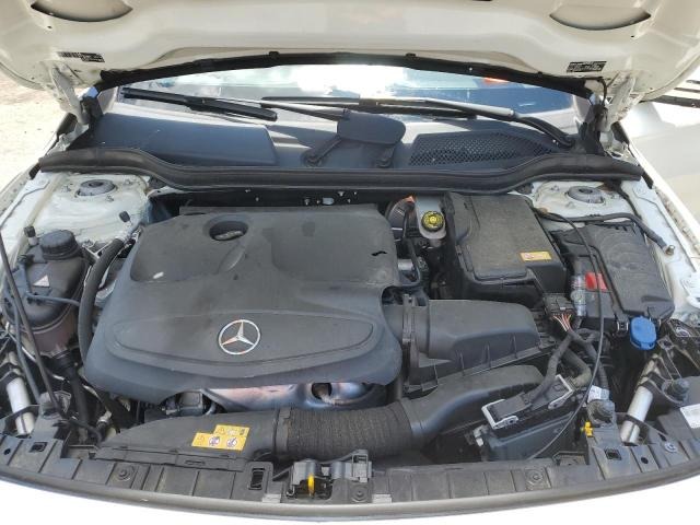 Mercedes-Benz GLA 250, снимка 11 - Автомобили и джипове - 46397958