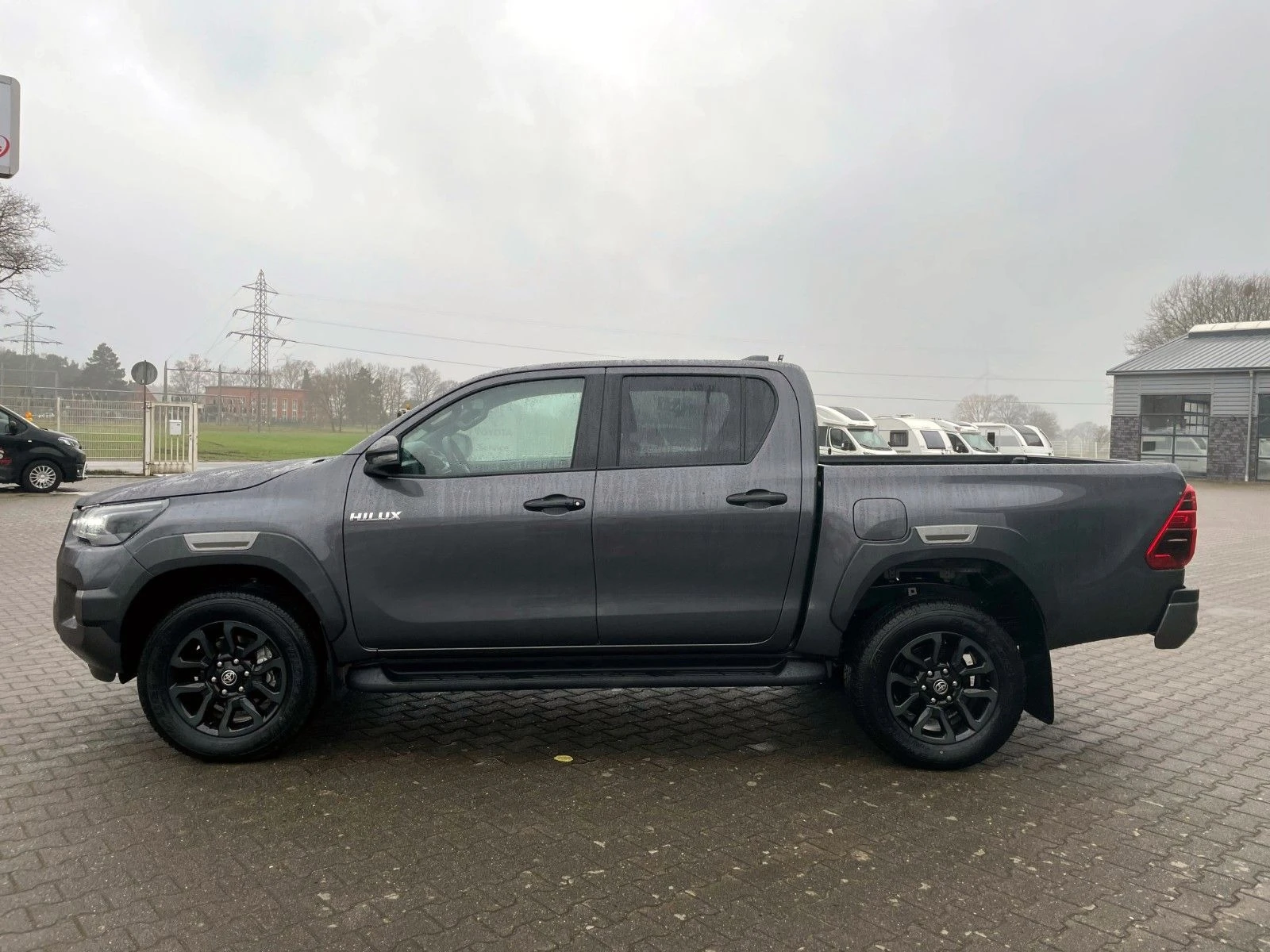 Toyota Hilux 2.8 4X4 Double Cab*INVINCIBLE*JBL*LED*ГАРАНЦИЯ - изображение 3