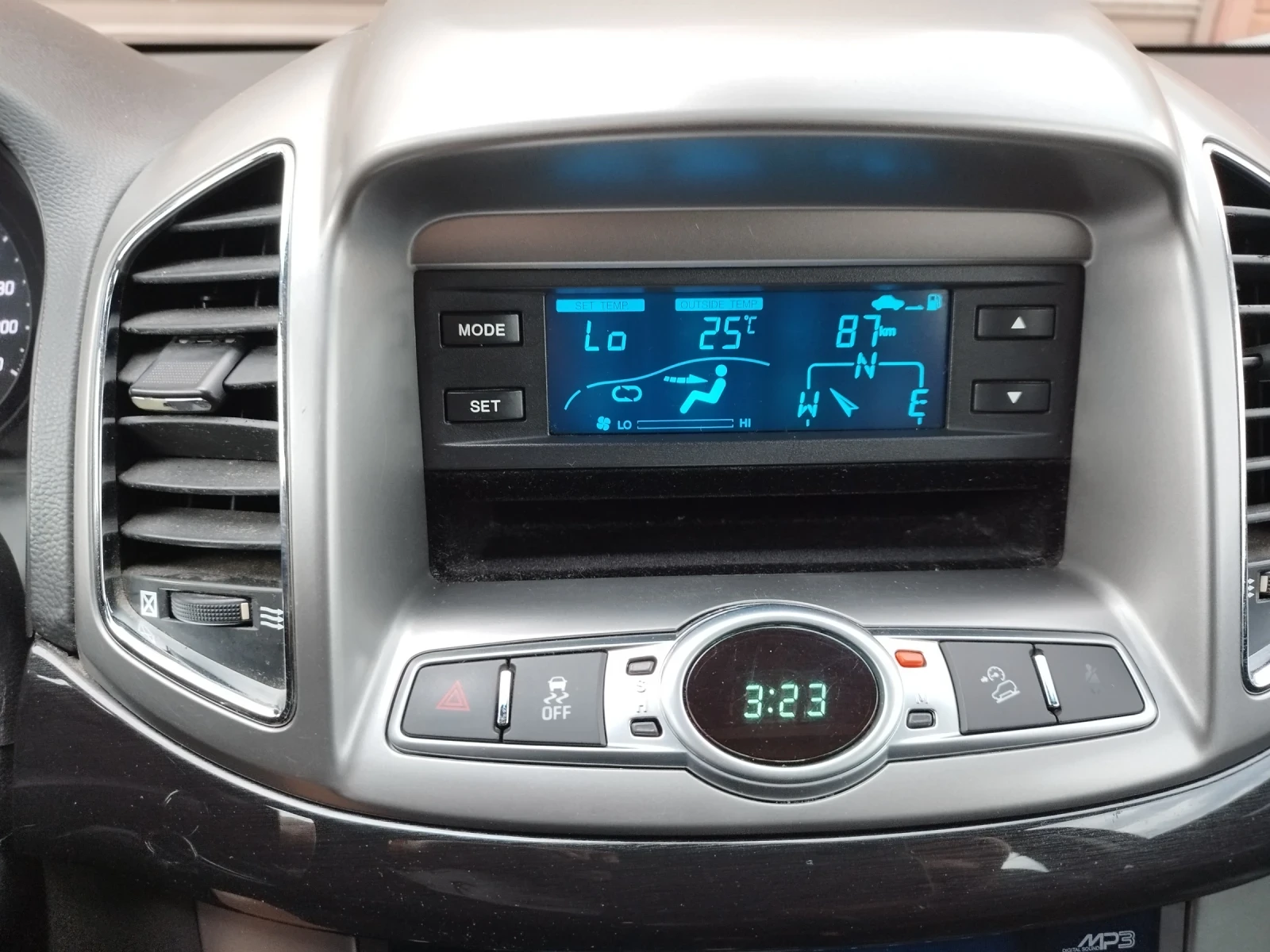 Chevrolet Captiva 2.2.CDTI, 111000 км., 6+ 1 места  | Mobile.bg — изображение 11