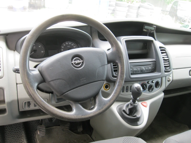 Opel Vivaro, снимка 13 - Бусове и автобуси - 50444760