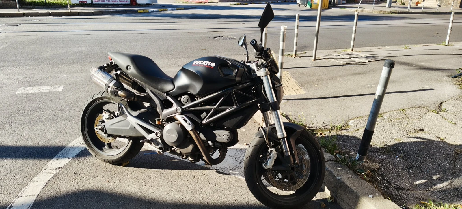 Ducati Monster 696
