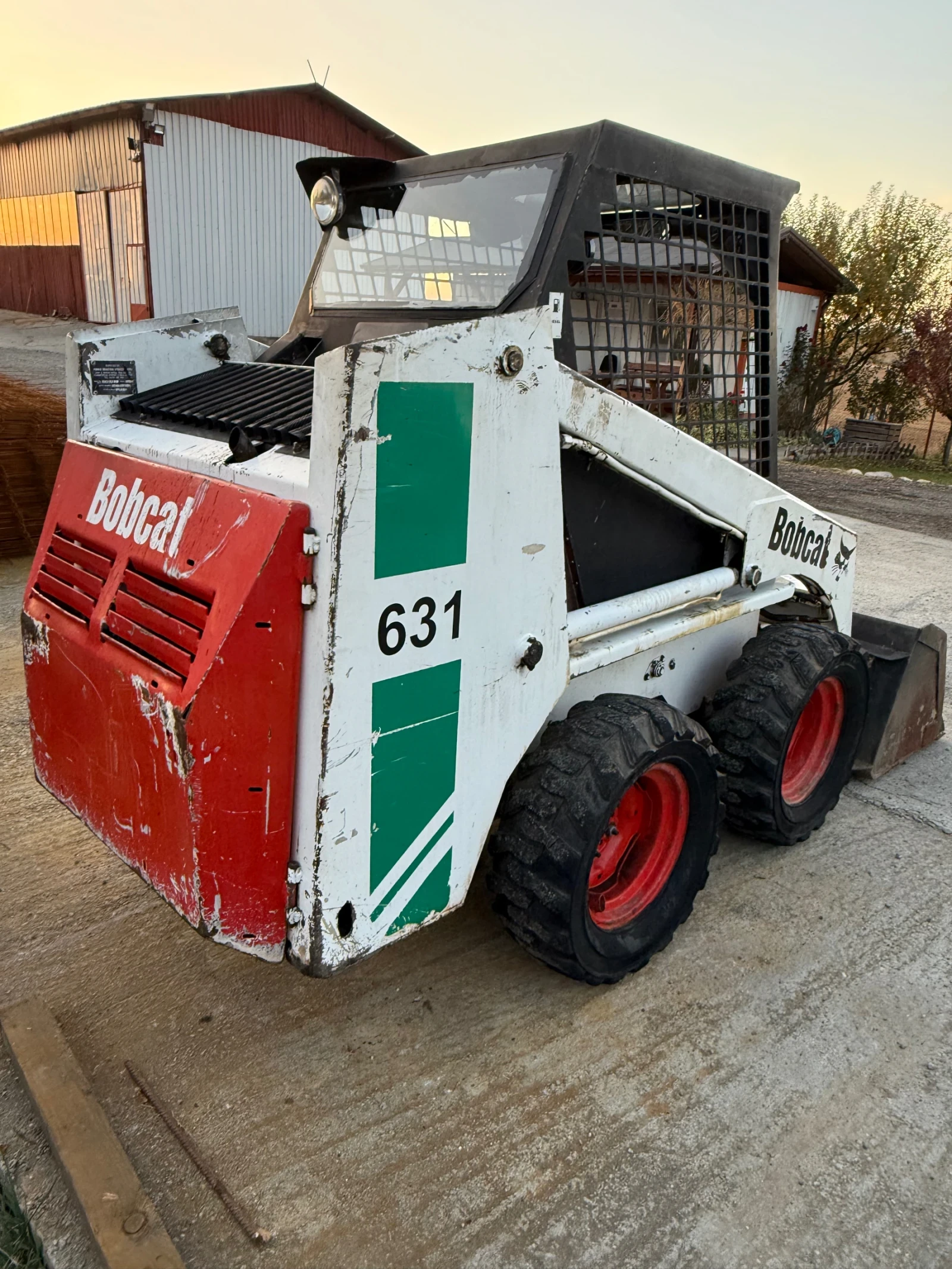 Мини челни товарачи Bobcat 631 - изображение 3