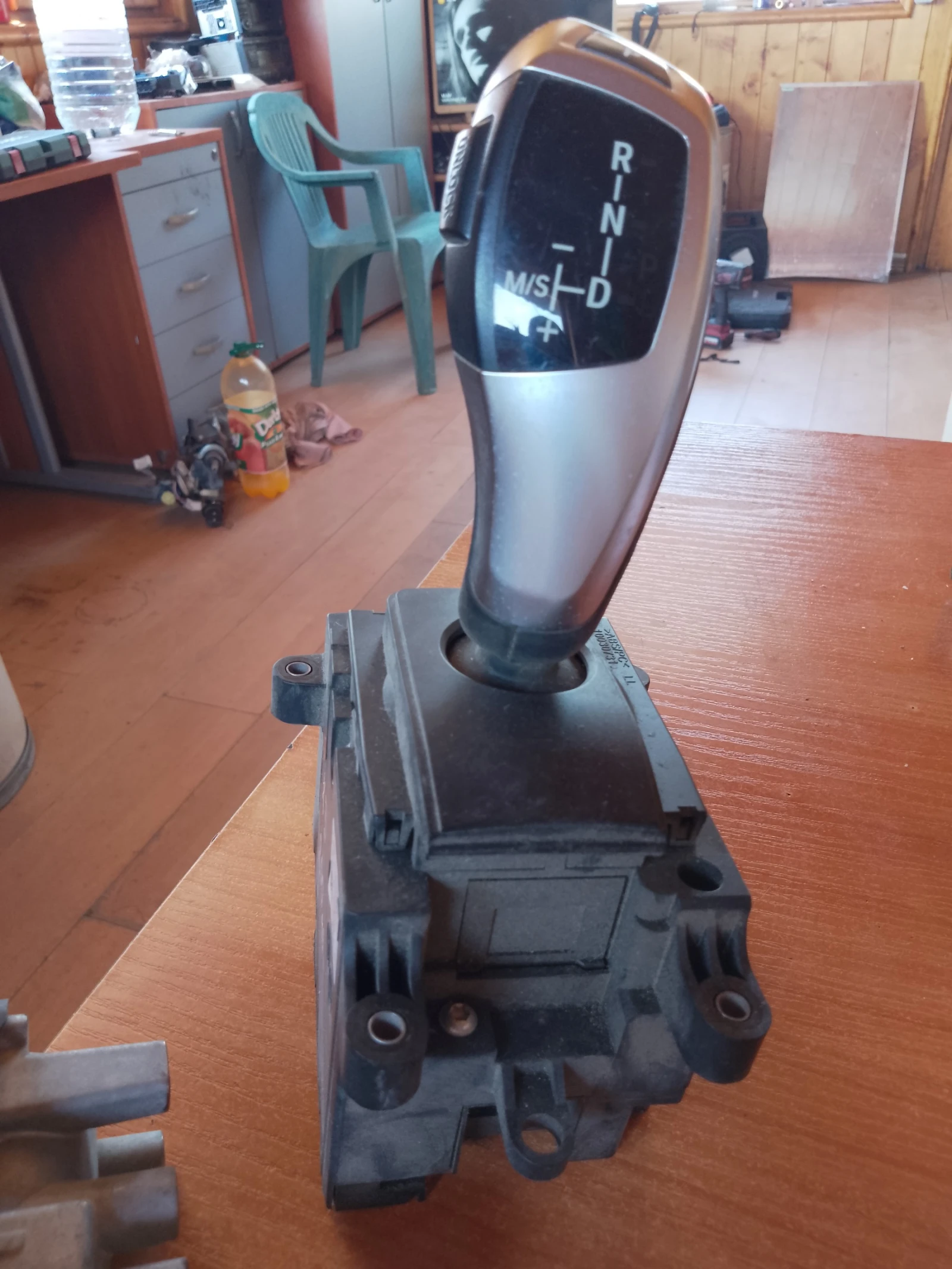 9239504-01    3 2.0 184 | Mobile.bg   2