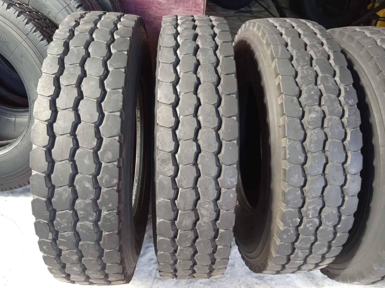���� 275/80R22.5 | Mobile.bg � ����������� 2