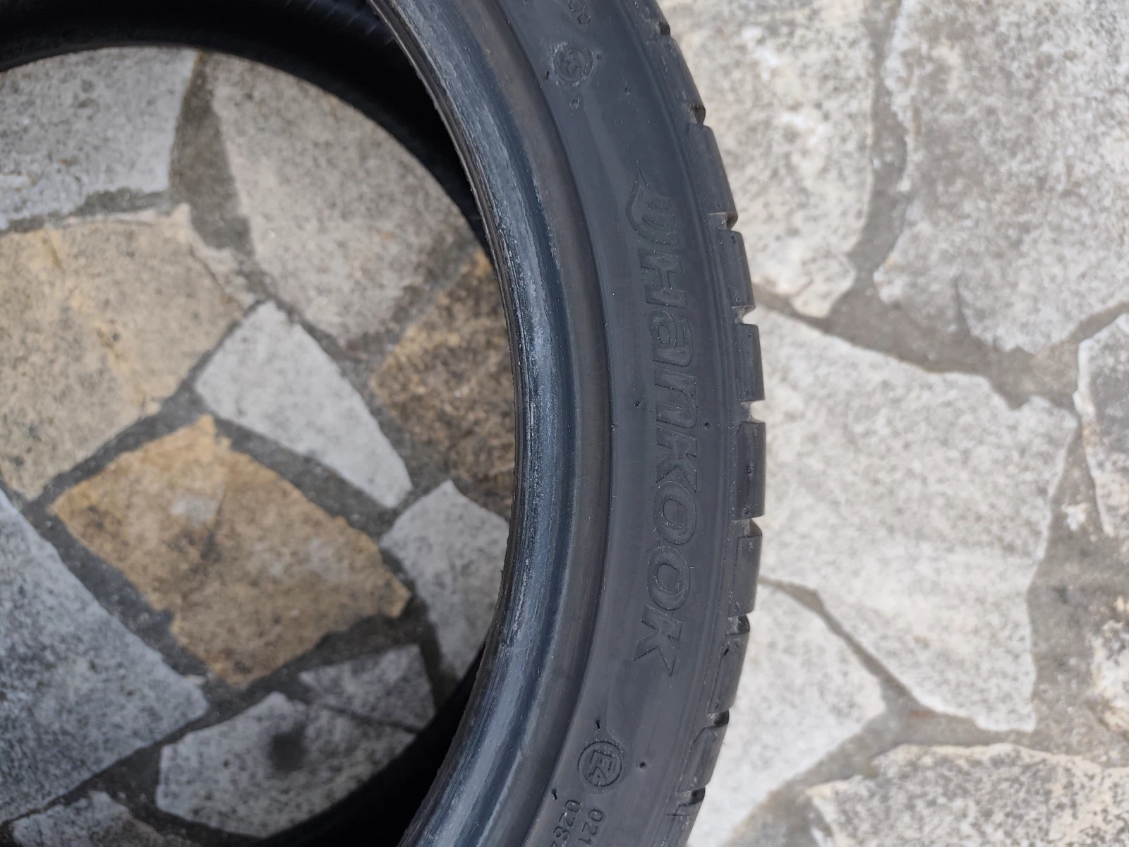 Гуми Летни 245/35R18, снимка 2 - Гуми и джанти - 53974779