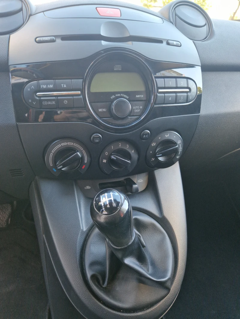 Mazda 2 1.3i  142 000км!!!, снимка 13 - Автомобили и джипове - 47439705