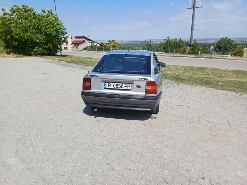 Opel Vectra 1.4, снимка 3 - Автомобили и джипове - 47647737