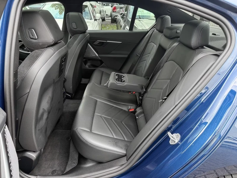 BMW 540 xDrive M Sport Pano 4 Zonen H&K , снимка 10 - Автомобили и джипове - 52077953