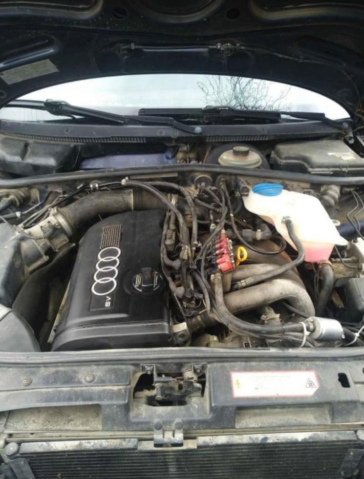 Audi A4 1.8 бензин 125к.с 1.6 2 броя на части, снимка 4 - Автомобили и джипове - 33809673