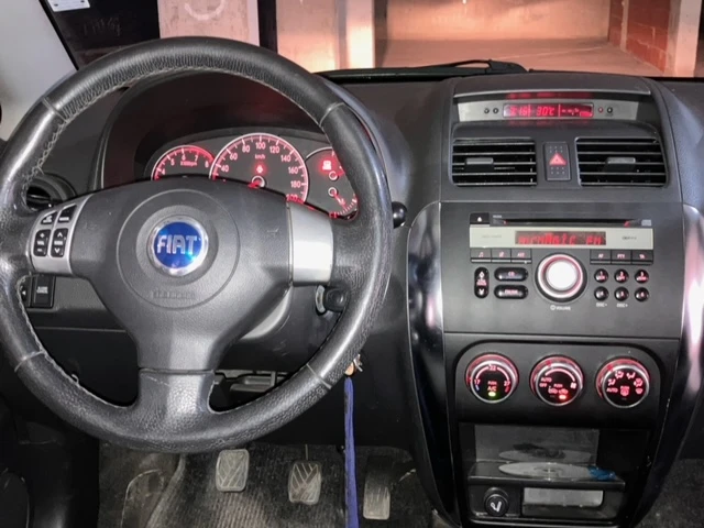 Fiat Sedici, снимка 13 - Автомобили и джипове - 53971365