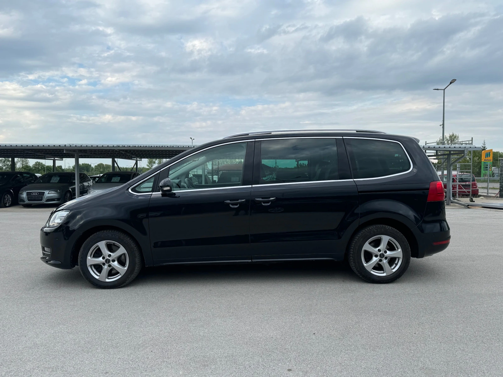 VW Sharan 2.0TDI 4Motion ПАНОРАМА АВТО ПАРКИРАНЕ - изображение 2