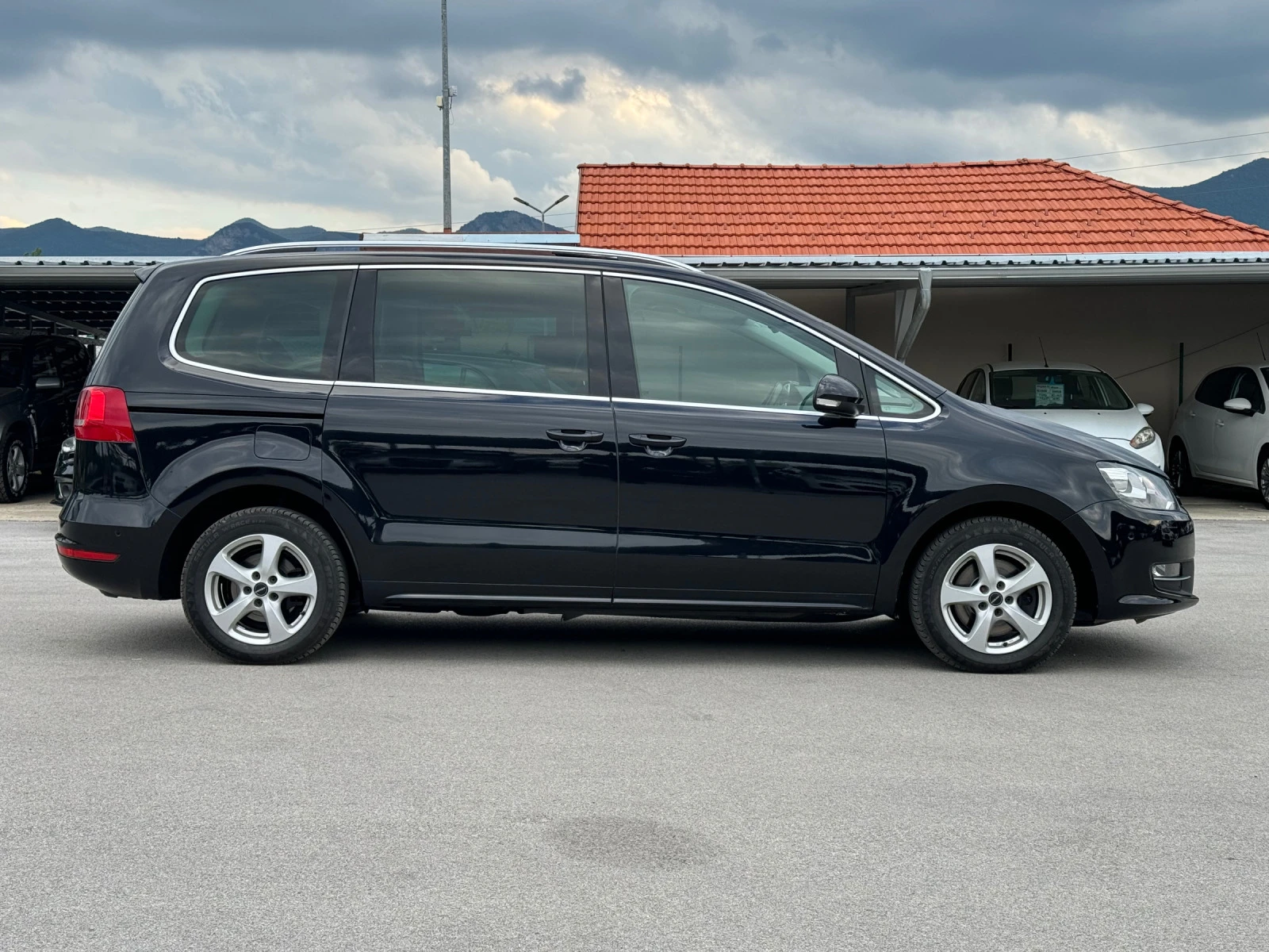 VW Sharan 2.0TDI 4Motion ПАНОРАМА АВТО ПАРКИРАНЕ - изображение 5