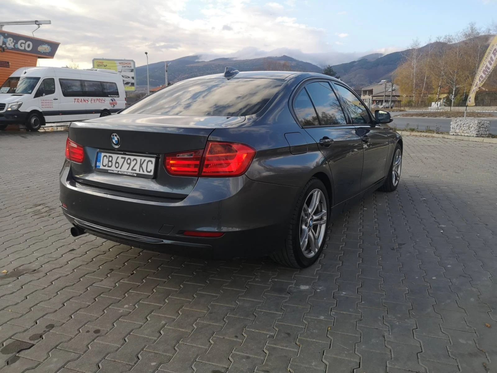 BMW 320 XDRIVE/KEYLESS/ОБСЛУЖЕНА С ВЕРИГИ И ЛАГЕРИ - изображение 3