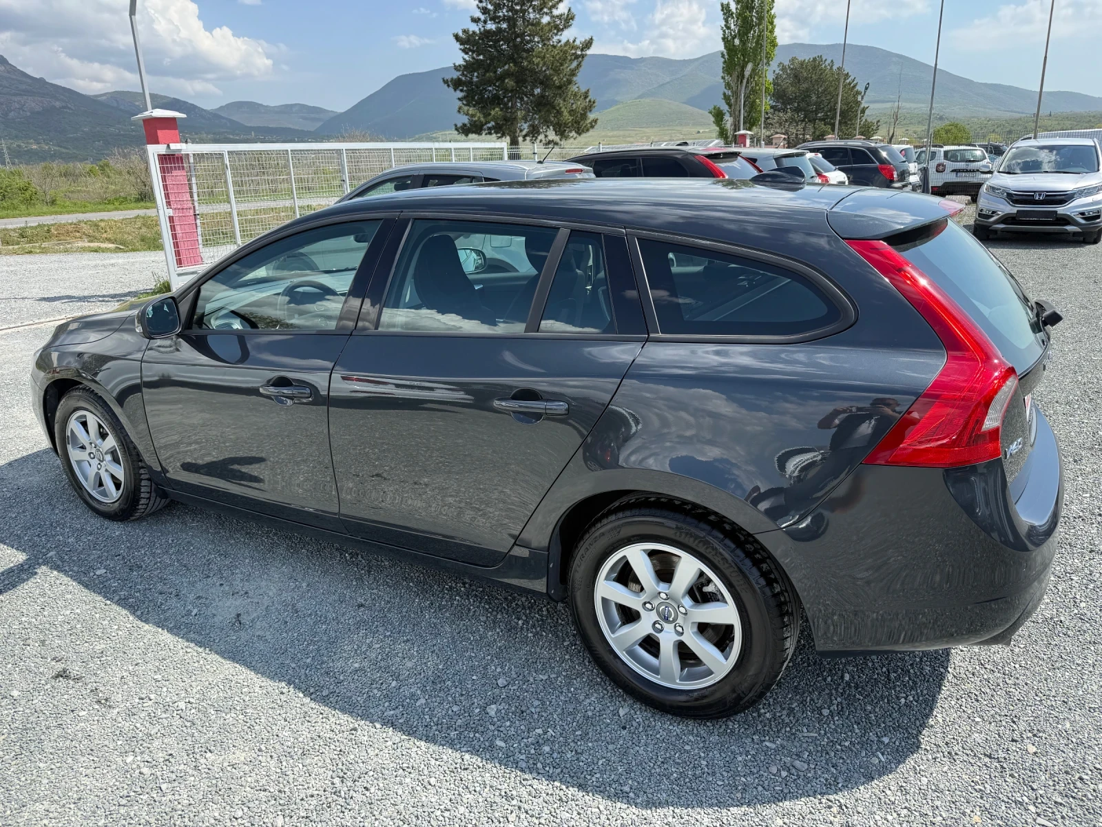 Volvo V60 (KATO НОВА) - изображение 9
