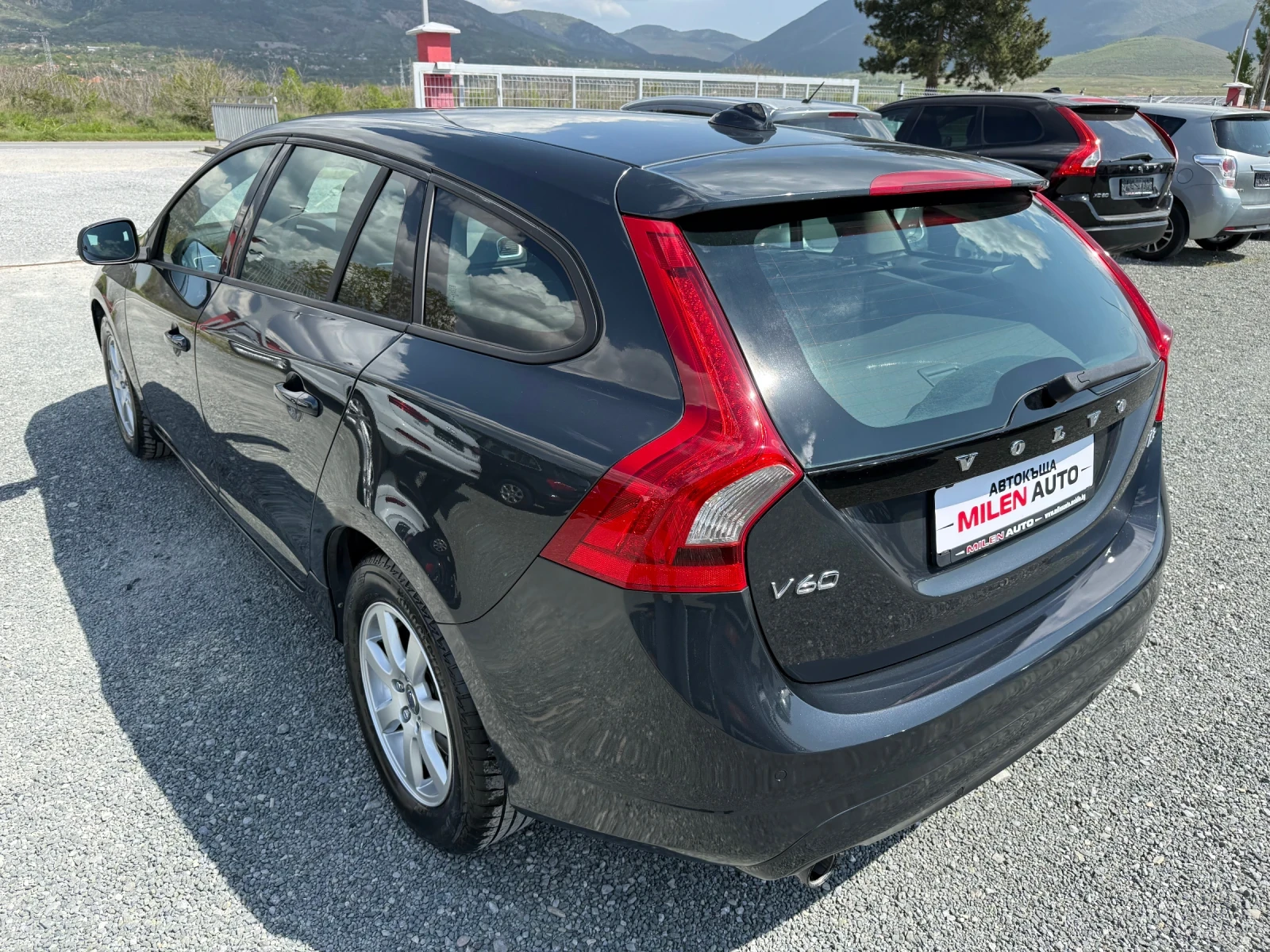 Volvo V60 (KATO НОВА) - изображение 8