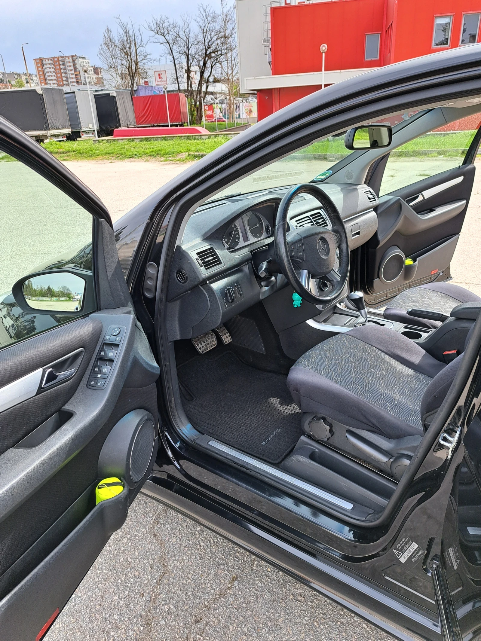 Mercedes-Benz B 200  - изображение 9
