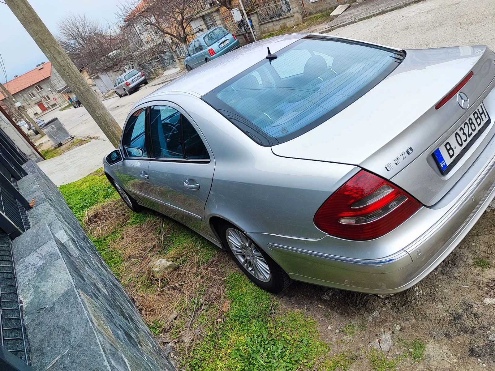 Mercedes-Benz E 270 CDI - изображение 4