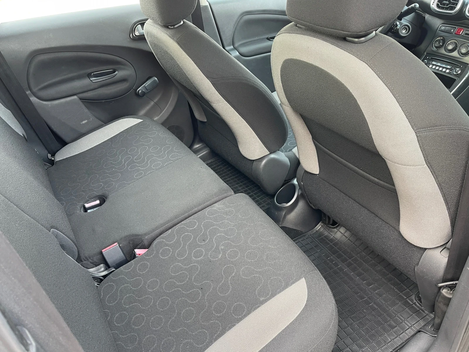 Citroen C3 Picasso 1.6HDi* 92кс* ОБСЛУЖЕНА* СМЕНЕН АНГРЕНАЖ*  - изображение 10