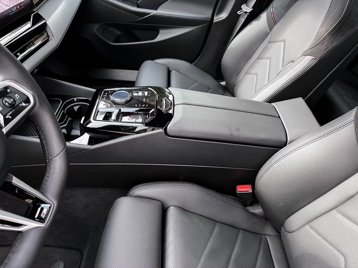 BMW 540 xDrive M Sport Pano 4 Zonen H&K  - изображение 4