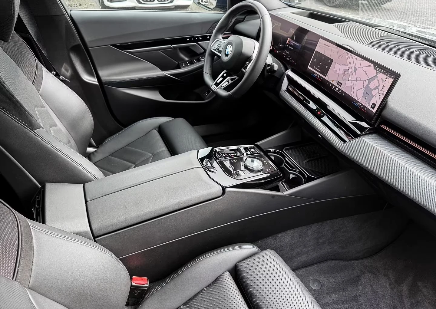 BMW 540 xDrive M Sport Pano 4 Zonen H&K  - изображение 9