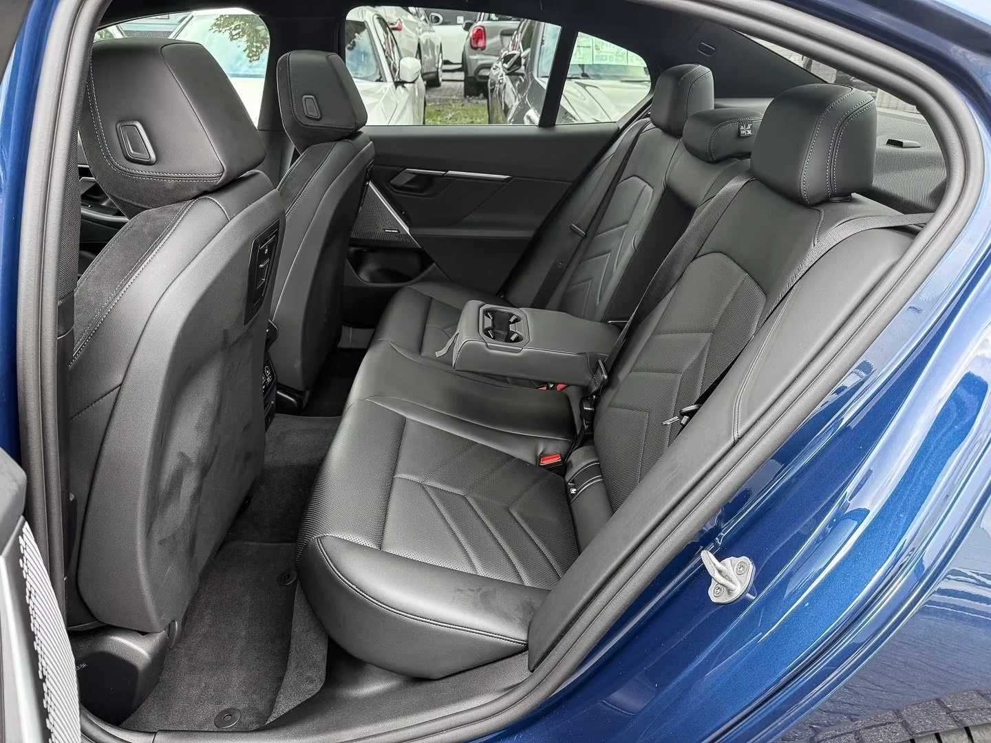 BMW 540 xDrive M Sport Pano 4 Zonen H&K  - изображение 10