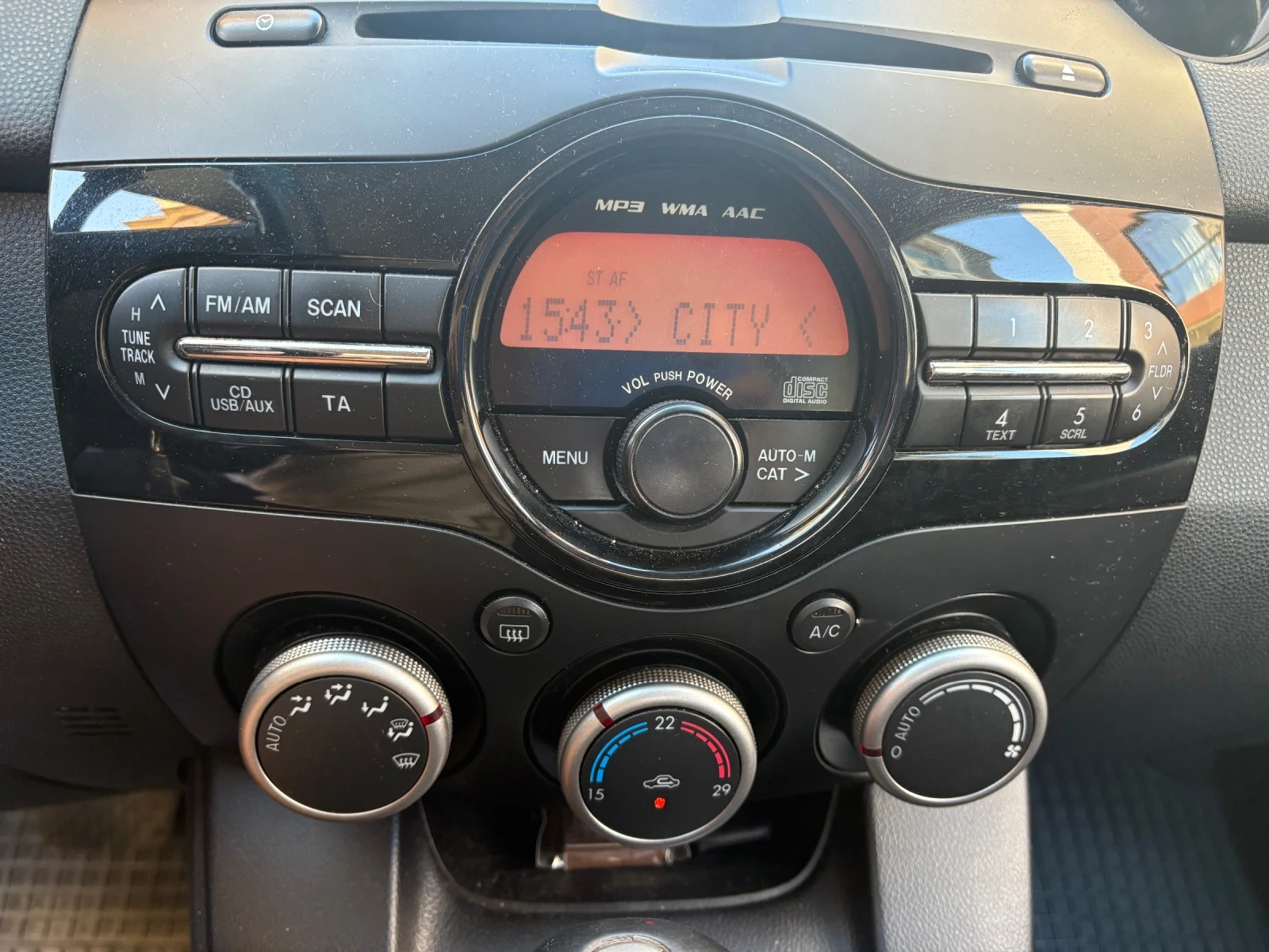 Mazda 2  - изображение 8