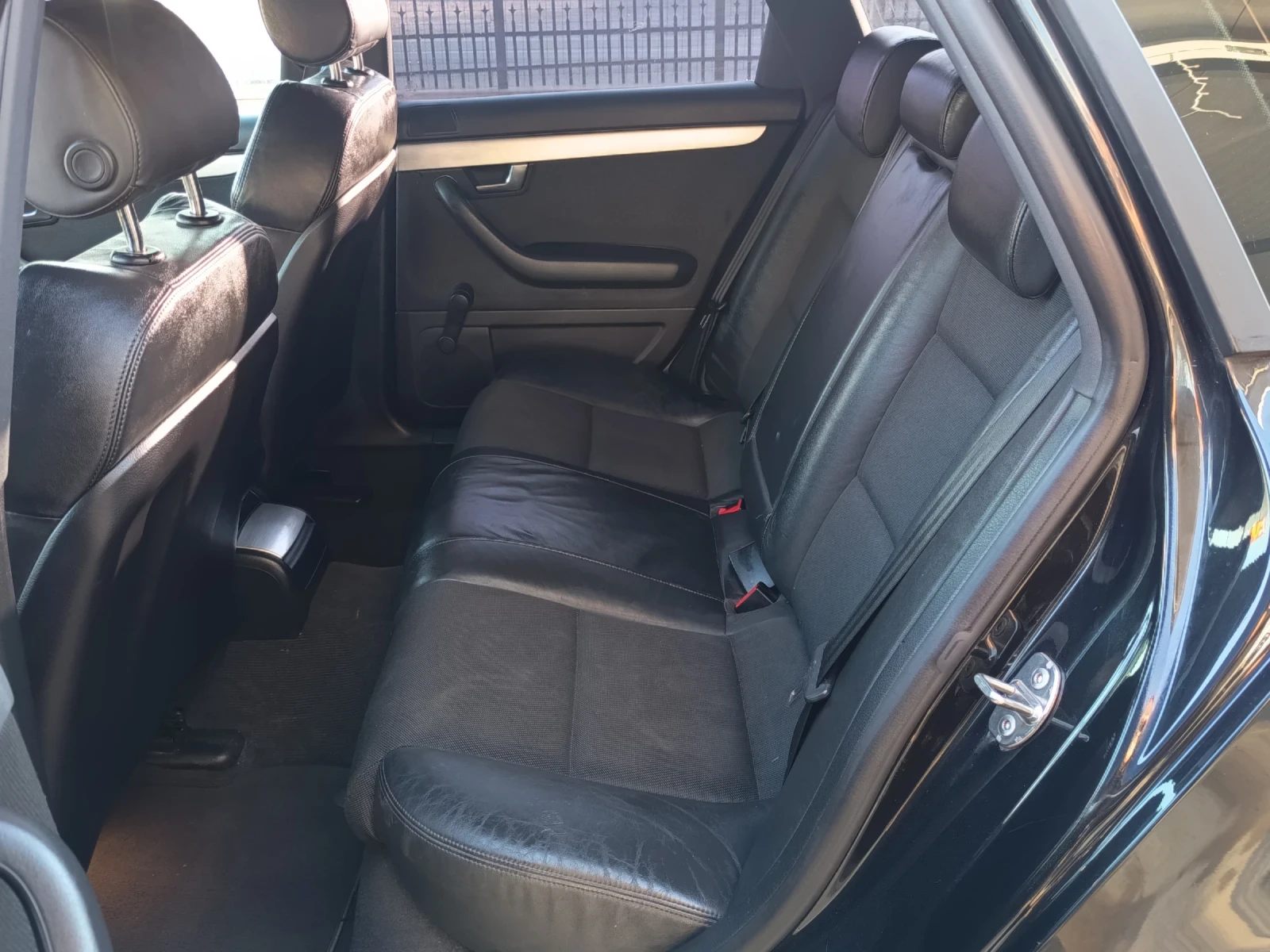 Audi A4 2.0tdi s line - изображение 10