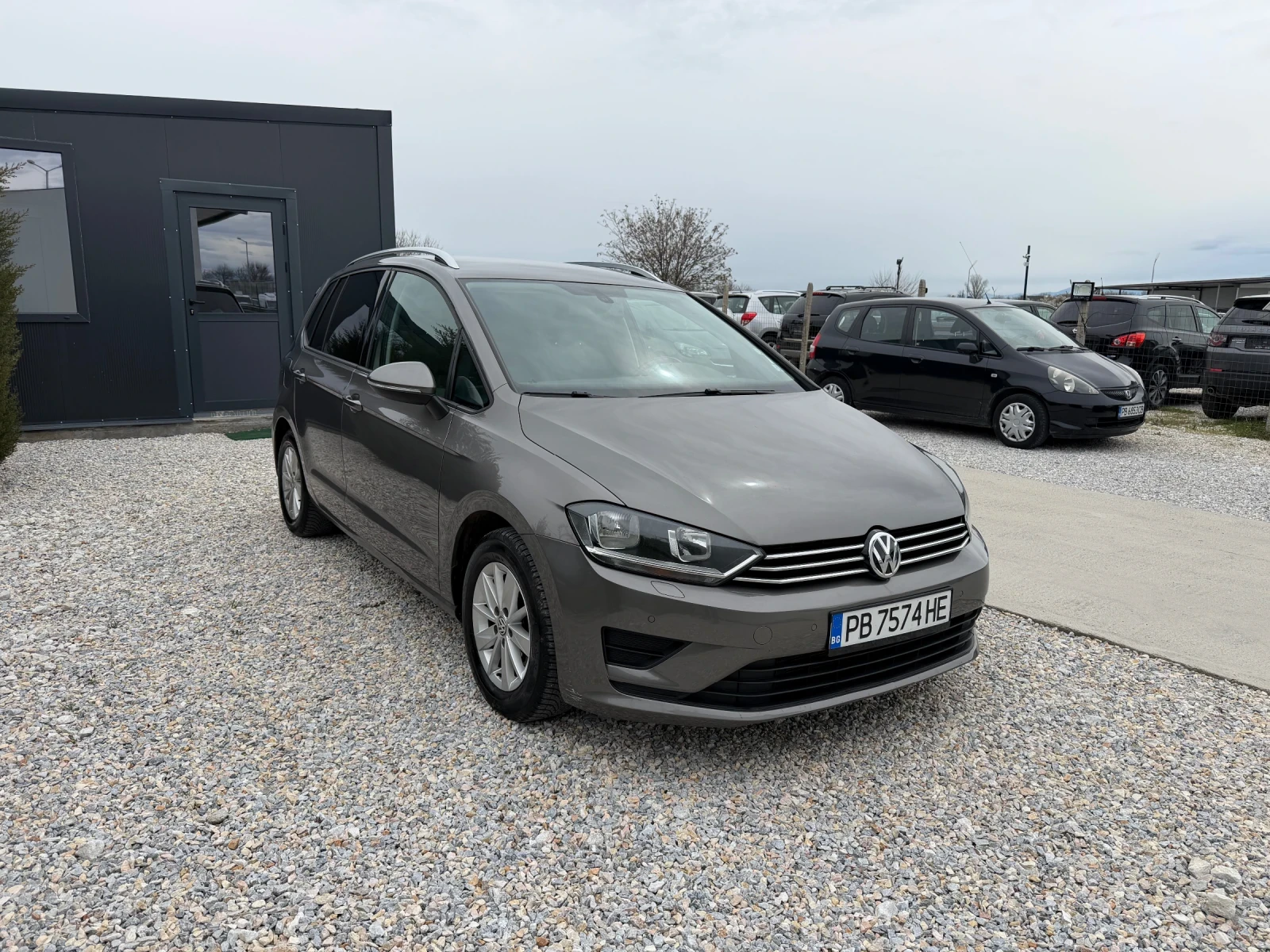 VW Sportsvan 1.6 TDI 110kc, снимка 3 - Автомобили и джипове - 54021038